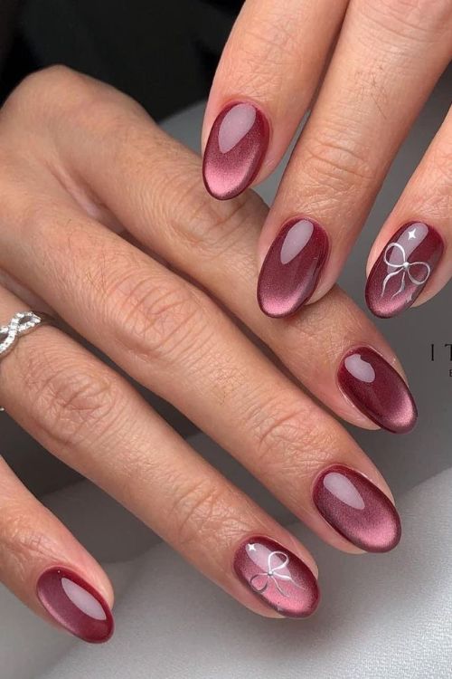 Wine Cat-Eye Nails